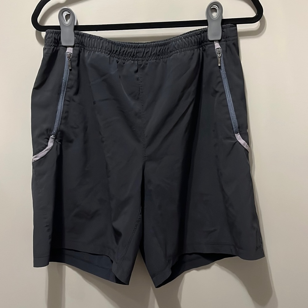 Nike Men’s Shorts M, Smoke-Free Home